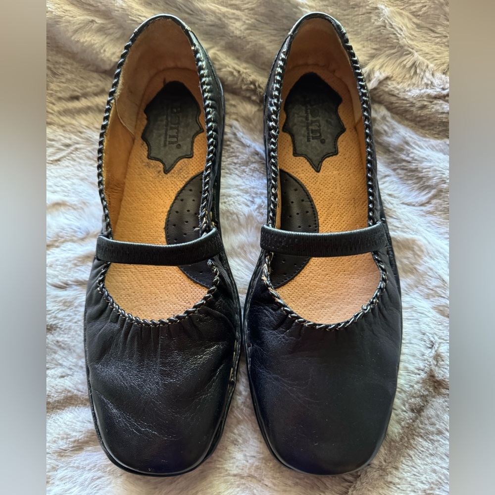 Born black Chateaux Mary Jane shoes.  Size 8
